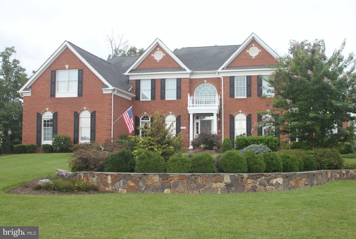 42556 Flemming Drive Chantilly, VA 20152 - Photo 5 of 84 FRONTAL VIEW OF HOME WITH LANDSCAPING