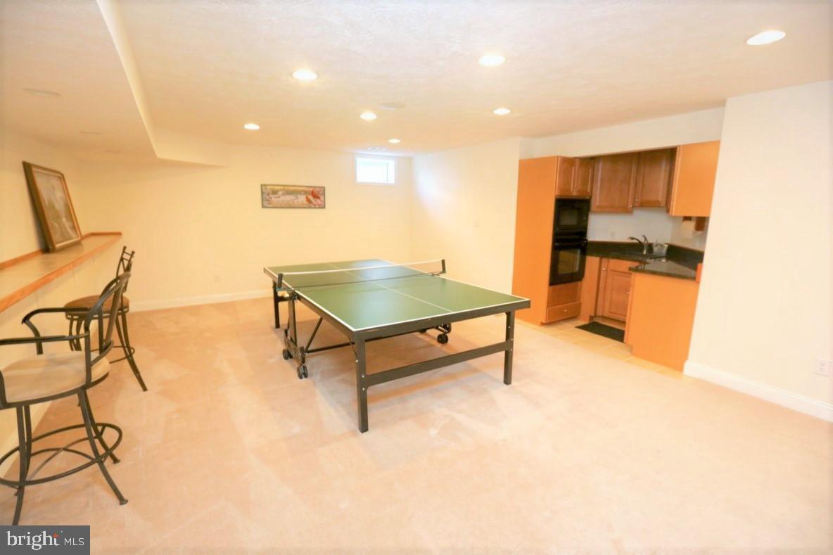 42556 Flemming Drive Chantilly, VA 20152 - Photo 68 of 84 REC ROOM W/KITCHENETTE & SEATING AREA