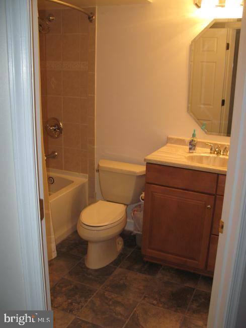 42556 Flemming Drive Chantilly, VA 20152 - Photo 74 of 84 FULL BATH