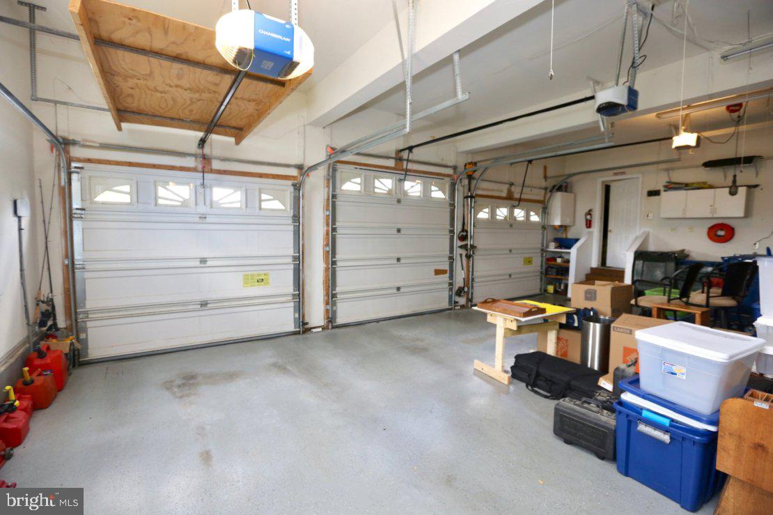 42556 Flemming Drive Chantilly, VA 20152 - Photo 78 of 84 EXTRA LARGE 3 CAR GARAGE