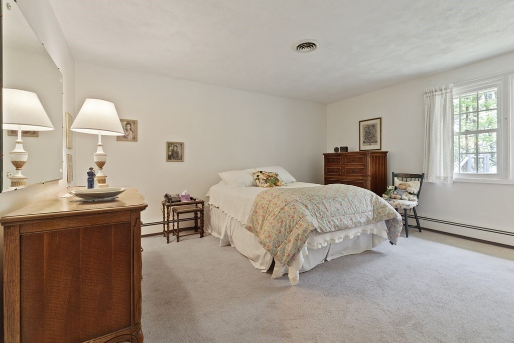 28 Larnis Road Framingham, MA 01701 - Photo 20 of 42 Gallery Image 20