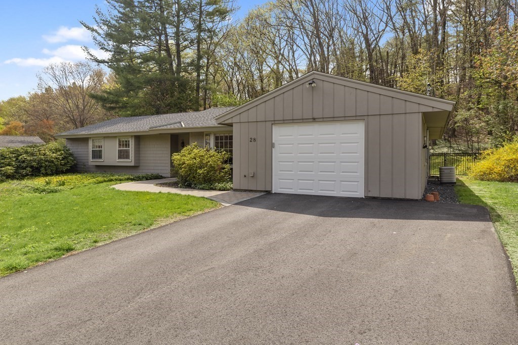 28 Larnis Road Framingham, MA 01701 - Photo 3 of 42 Gallery Image 3