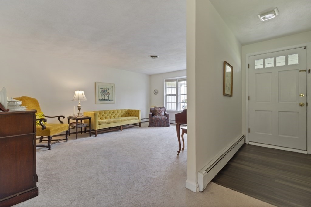 28 Larnis Road Framingham, MA 01701 - Photo 5 of 42 Gallery Image 5