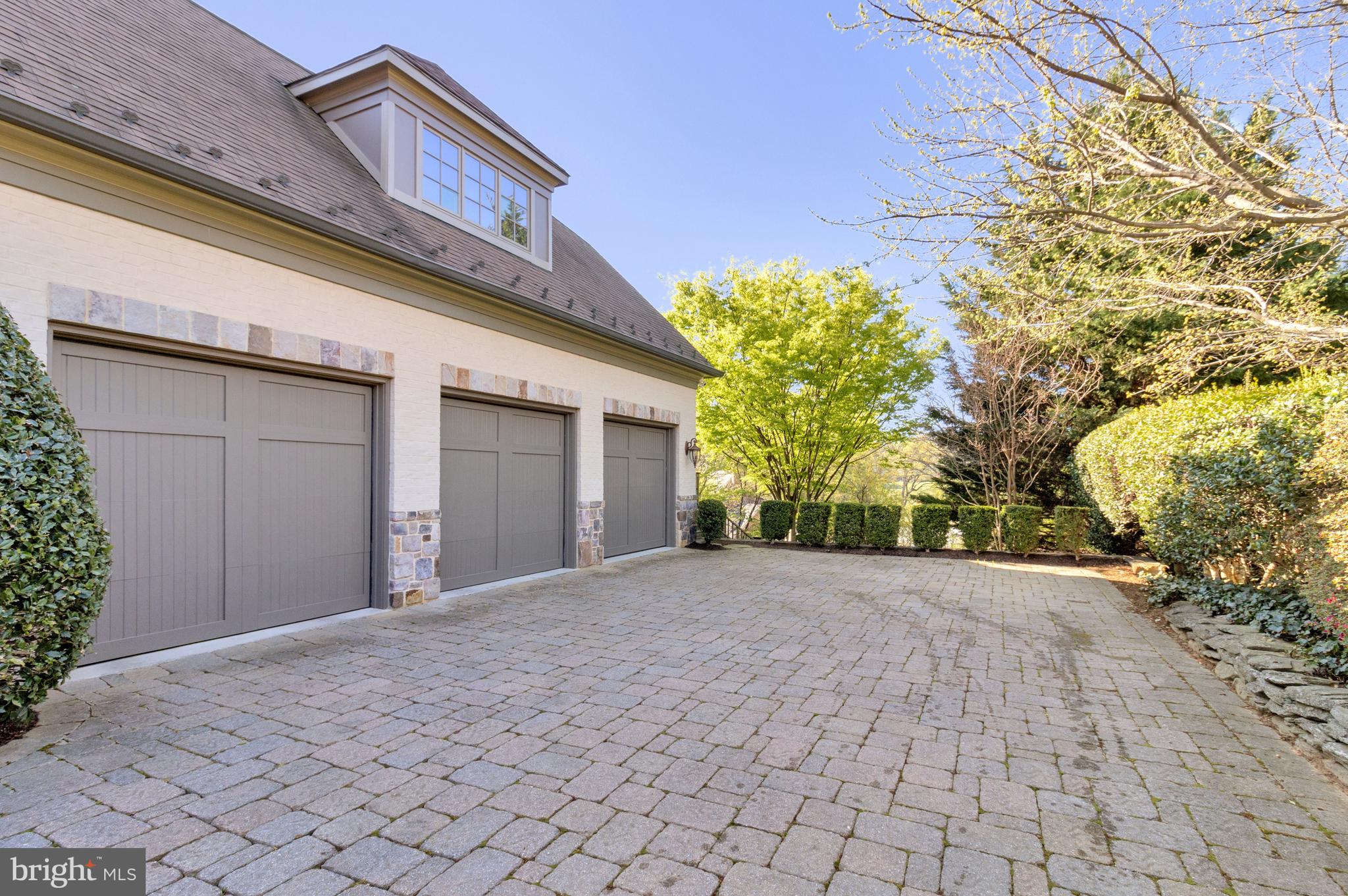 4502 32nd Road North Arlington, VA 22207 - Photo 5 of 57 a view of a house with a yard
