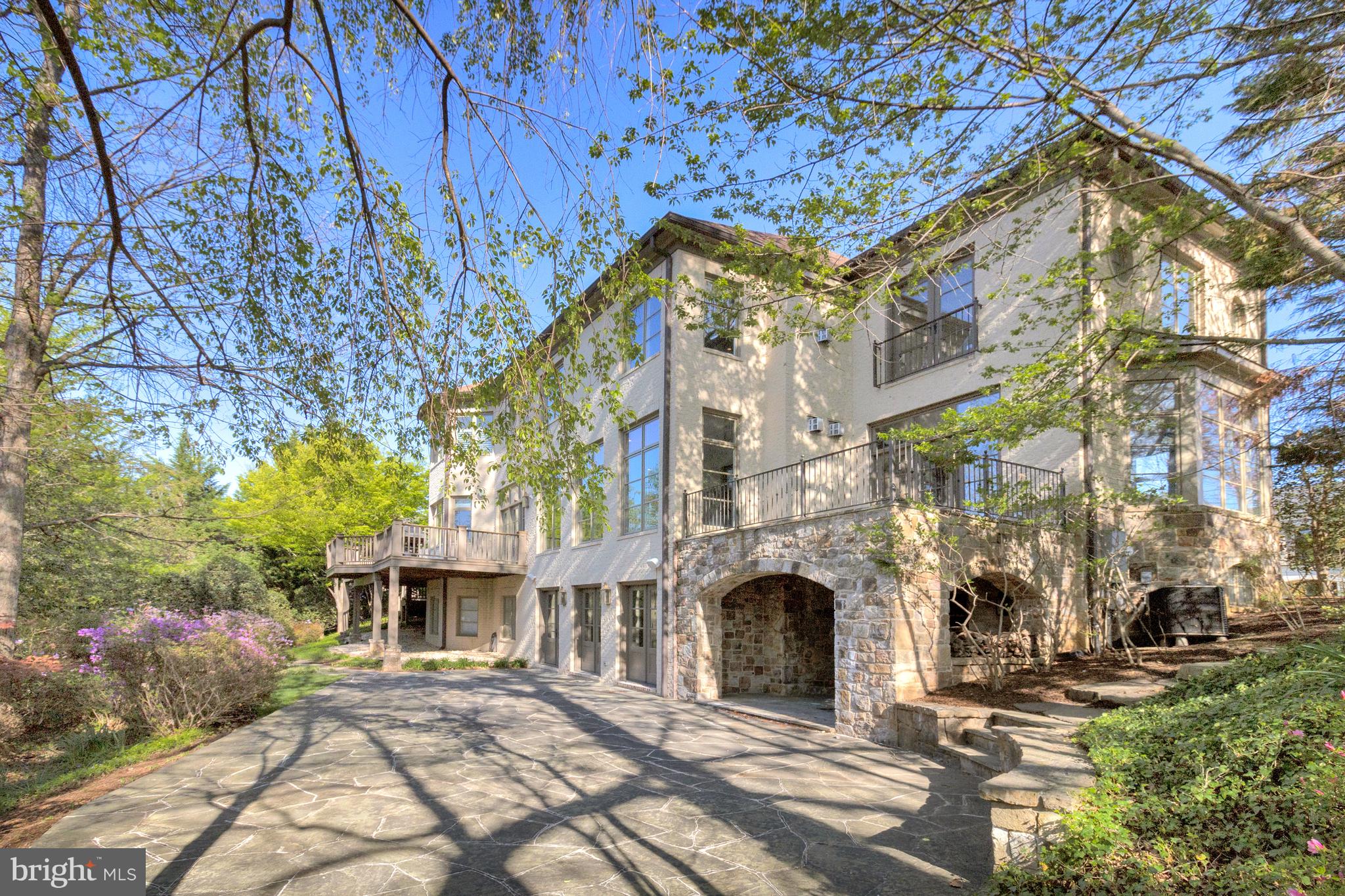 4502 32nd Road North Arlington, VA 22207 - Photo 10 of 57 a front view of a building
