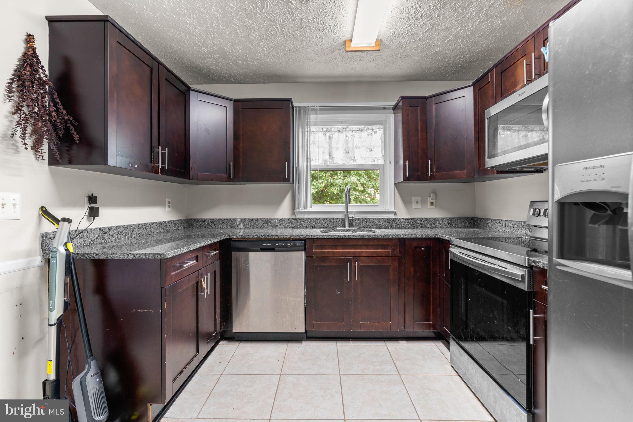 7535 Knoll Acres Road Hanover, MD 21076 - Photo 13 of 43 Kitchen