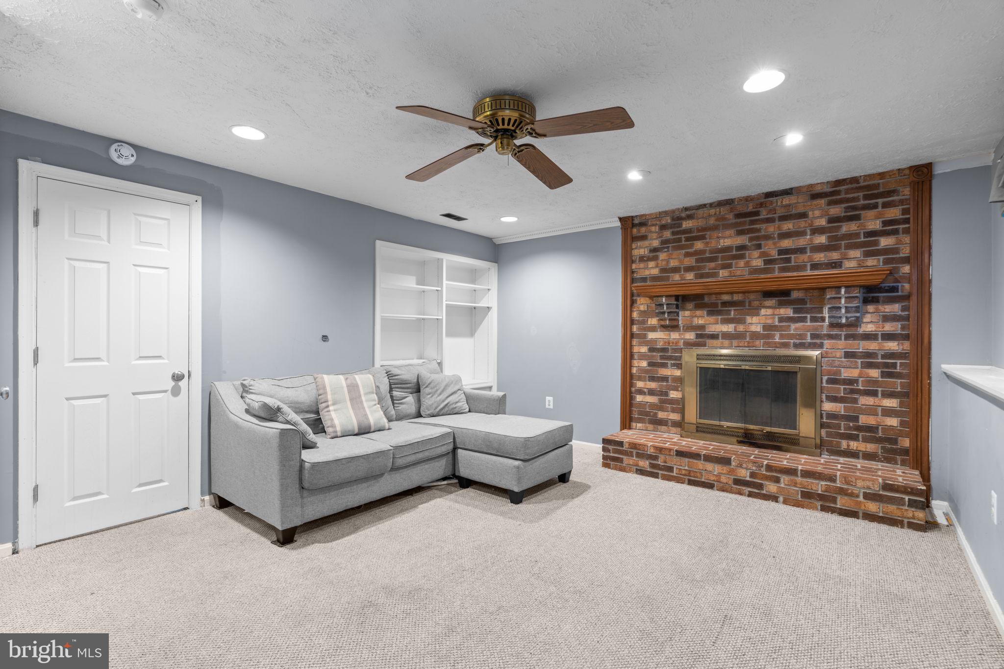 7535 Knoll Acres Road Hanover, MD 21076 - Photo 28 of 43 Family Room
