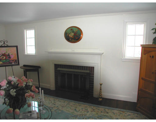 6 Nobscot Road Wellesley, MA 02482 - Photo 7 of 11