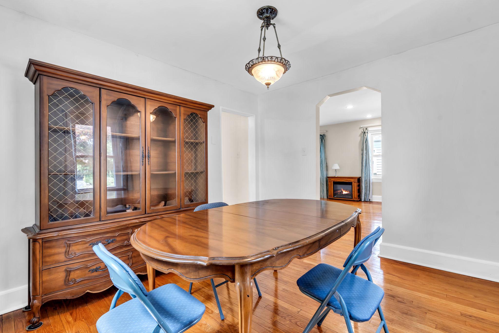 826 Whitehorse Mercerville Road Hamilton, NJ 08610 - Photo 6 of 31 Dining Room
