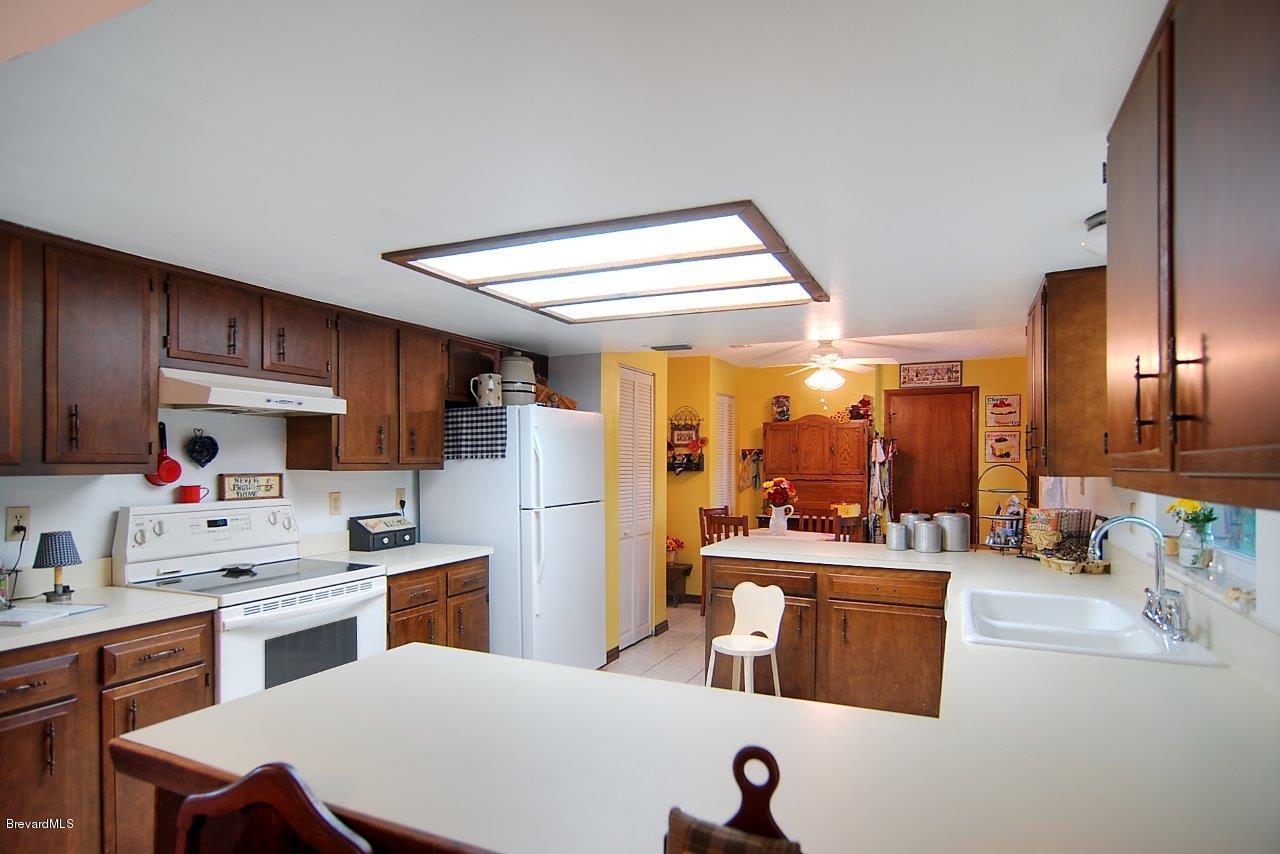 4566 Mustang Road Melbourne, FL 32934 - Photo 4 of 14 kitchen (19)