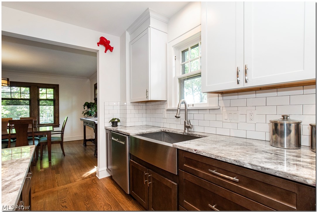 3004 Woodbury Road Cleveland, OH 44120 - Photo 5 of 35
