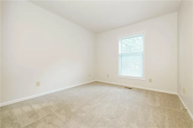 $2,470 | 408 Southeast Brownfield Drive, Lee's Summit, MO 64063