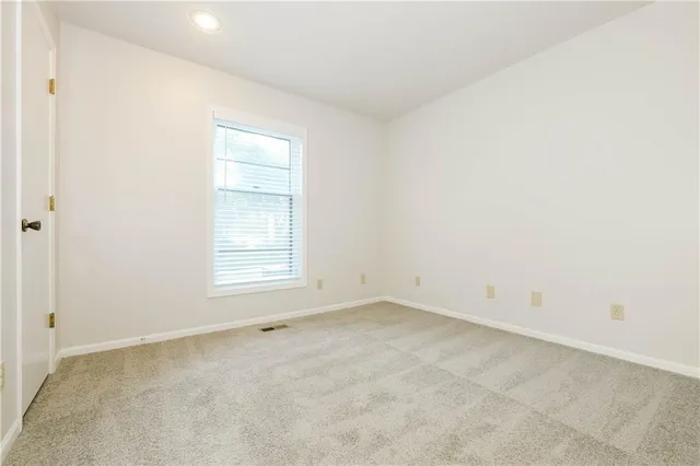 $2,470 | 408 Southeast Brownfield Drive, Lee's Summit, MO 64063