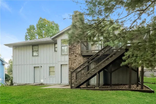 $2,470 | 408 Southeast Brownfield Drive, Lee's Summit, MO 64063