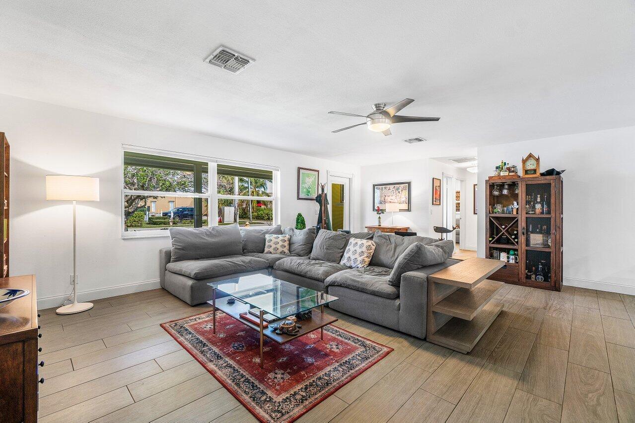 126 Pineview Road Jupiter, FL 33469 - Photo 8 of 37 great room