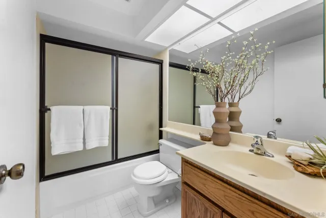 $950,000 | 3148 Vista Grande, Carlsbad, CA 92009