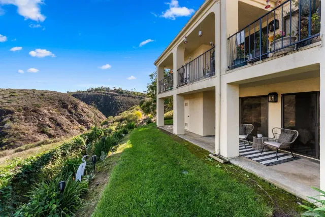 $950,000 | 3148 Vista Grande, Carlsbad, CA 92009