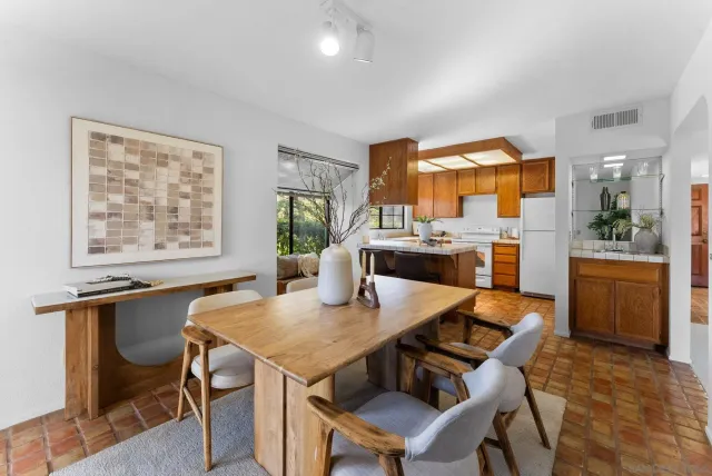 $950,000 | 3148 Vista Grande, Carlsbad, CA 92009