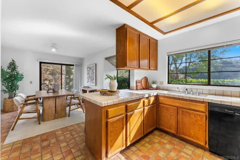 $950,000 | 3148 Vista Grande, Carlsbad, CA 92009