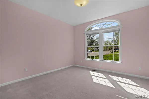 $630,000 | 910 Cherry Lane, Washington, MO 63090