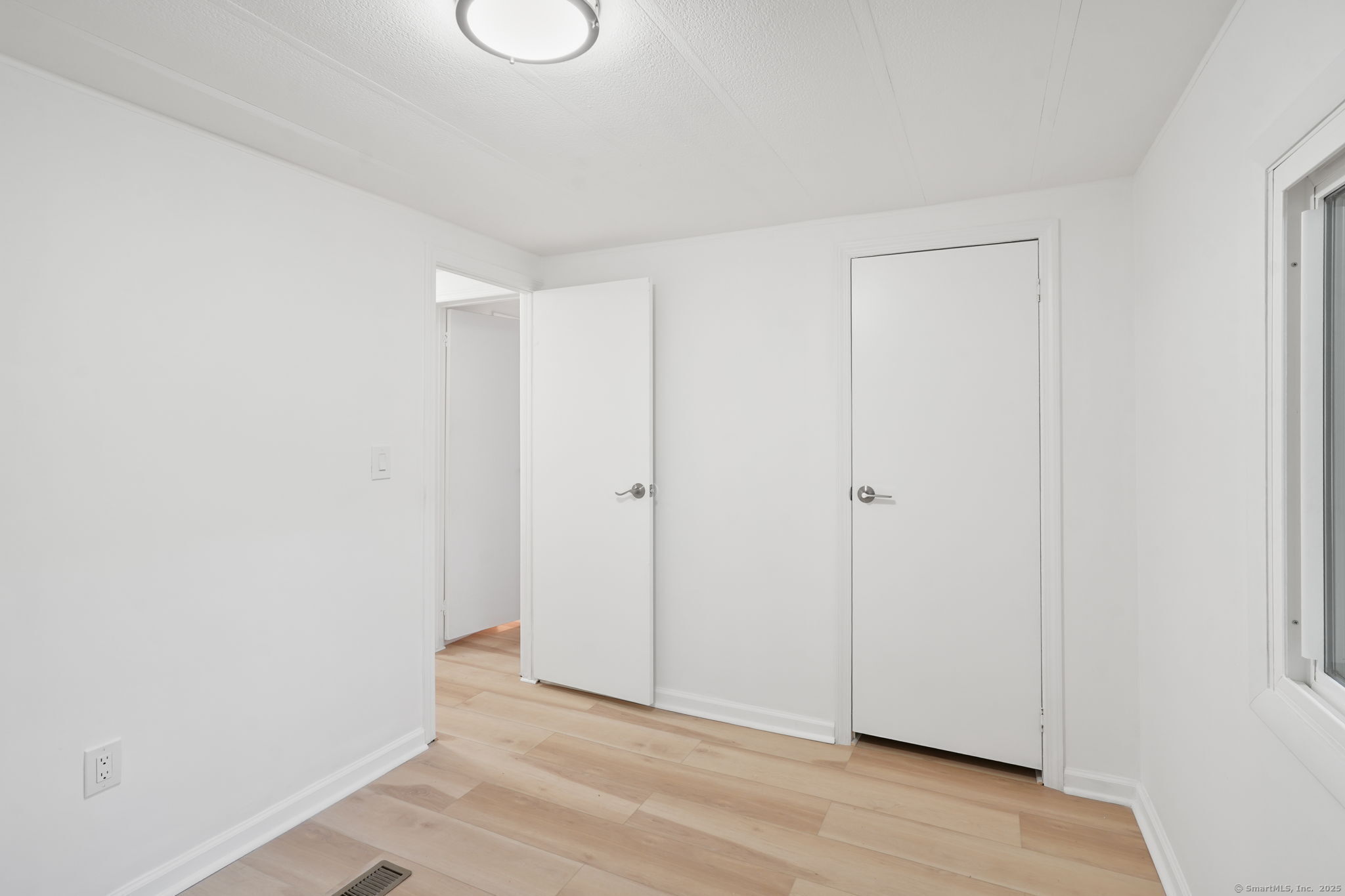 9 Crescent Park Road Westport, CT 06880 - Photo 15 of 29