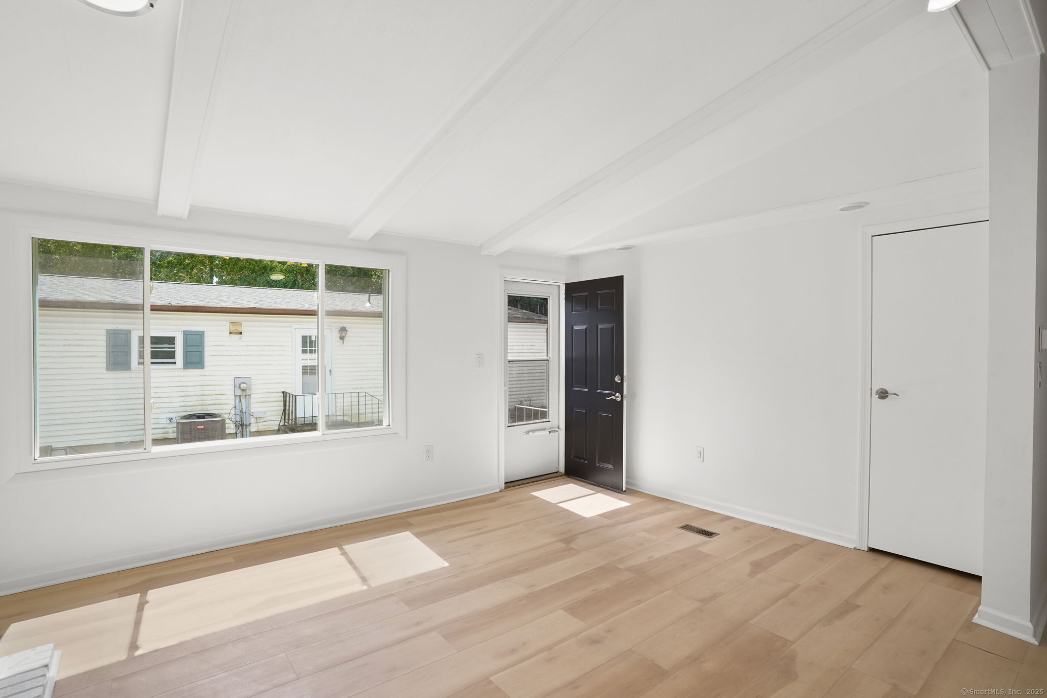 9 Crescent Park Road Westport, CT 06880 - Photo 4 of 29