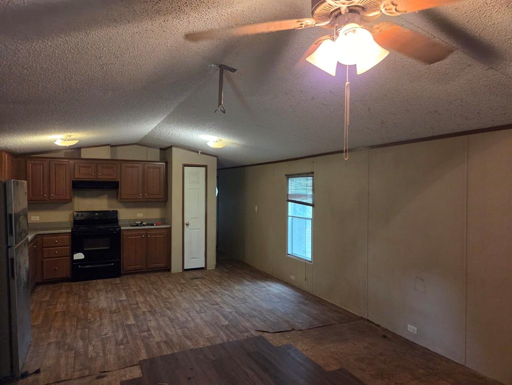126 Tipps Road Whitesboro, TX 76273 - Photo 3 of 15