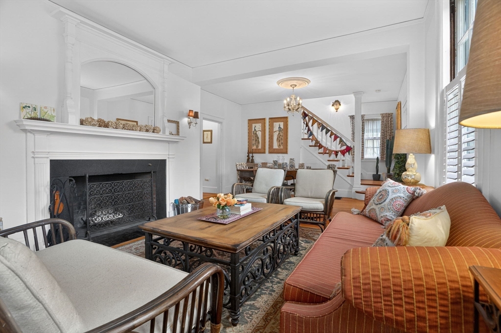 642 Worcester Street Wellesley, MA 02482 - Photo 3 of 34