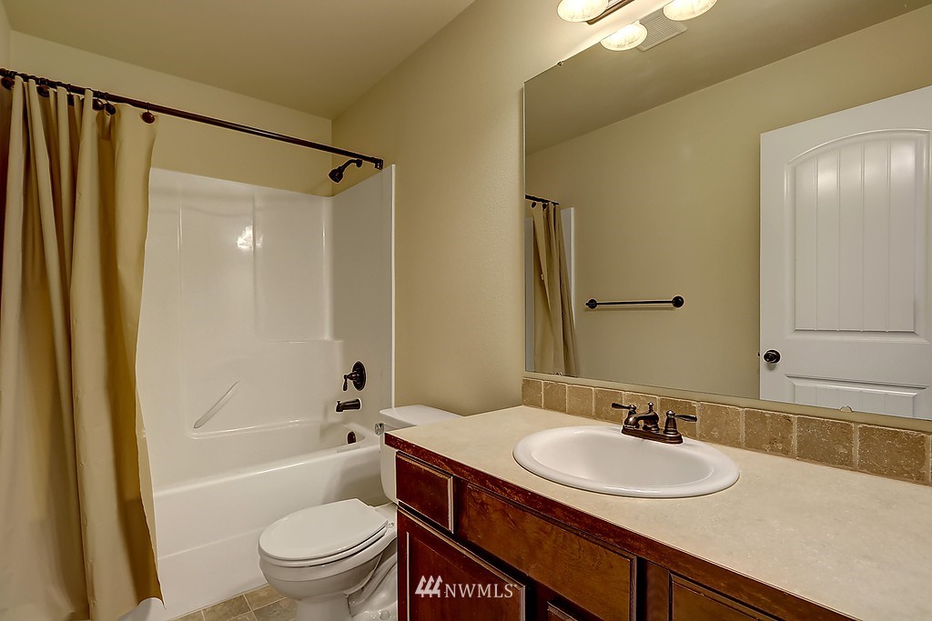 301 Field Place Northeast Renton, WA 98059 - Photo 14 of 17