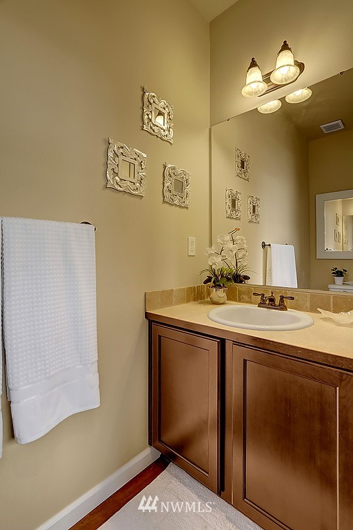 301 Field Place Northeast Renton, WA 98059 - Photo 8 of 17