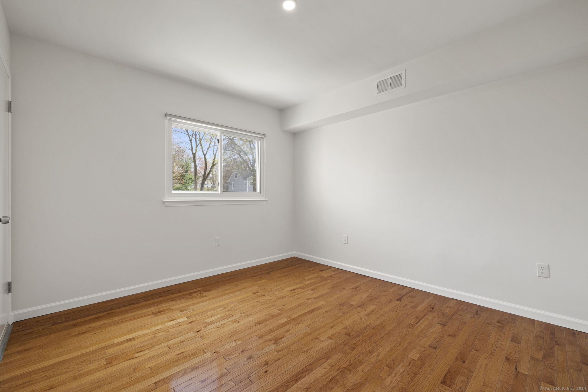 1153 Stratfield Road, Unit 1153 Fairfield, CT 06825 - Photo 9 of 18