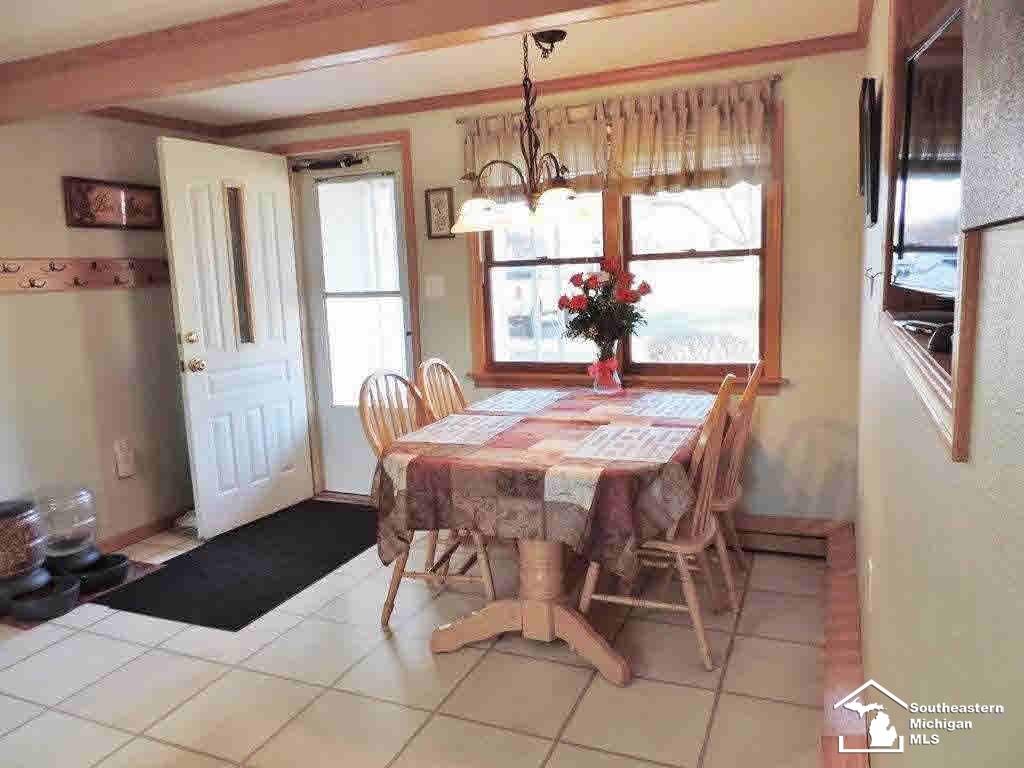 1251 West Temperance Road Temperance, MI 48182 - Photo 6 of 25 20434165-5.JPG