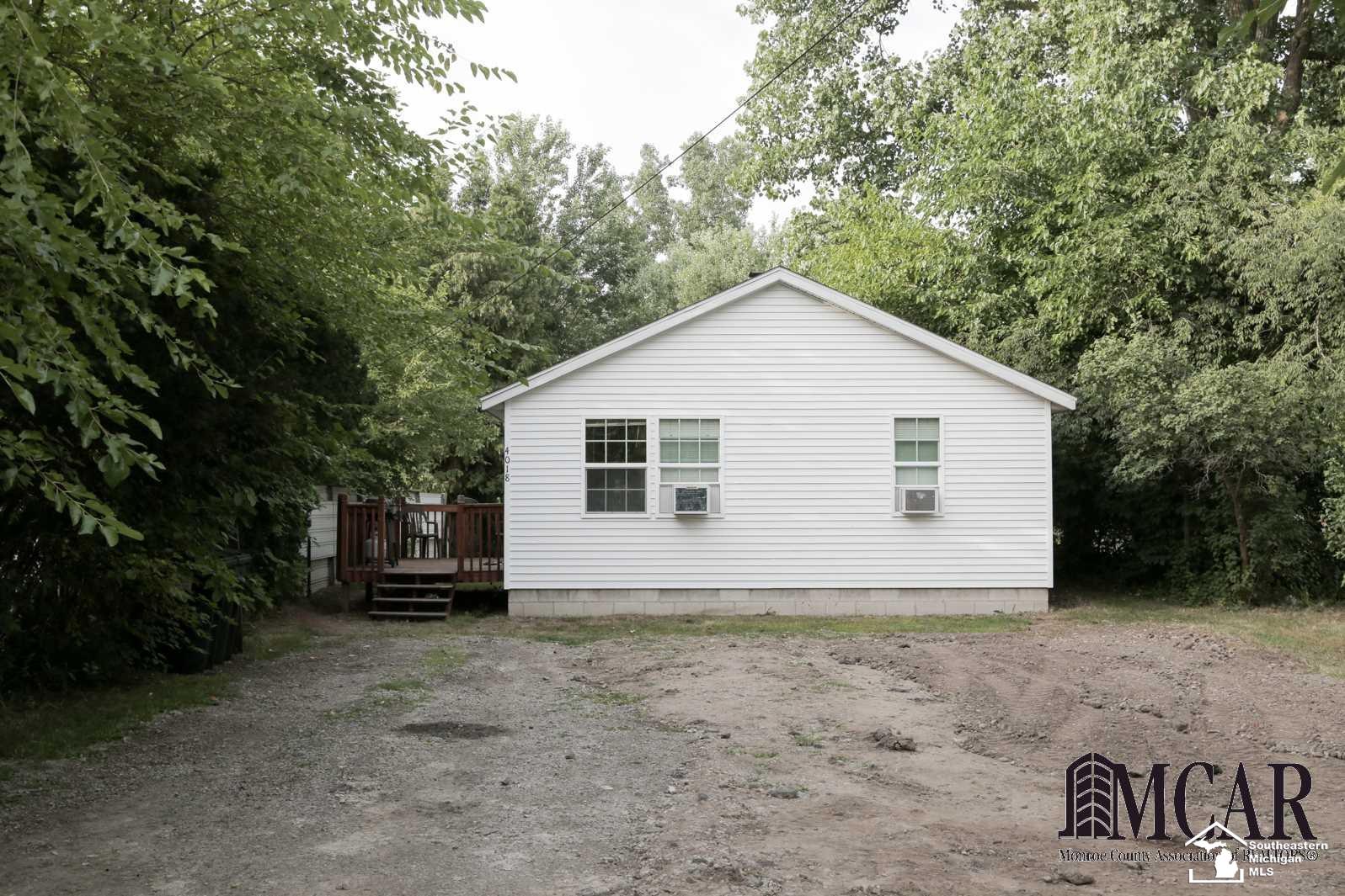 4018 Blue Bush Road Monroe, MI 48162 - Photo 1 of 9 21483454.JPG