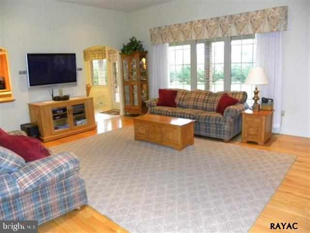 6500 Cabot Road, Unit 9 Dover, PA 17315 - Photo 3 of 36