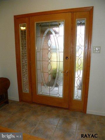 6500 Cabot Road, Unit 9 Dover, PA 17315 - Photo 5 of 36