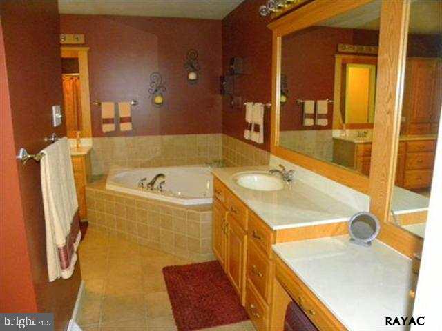 6500 Cabot Road, Unit 9 Dover, PA 17315 - Photo 6 of 36