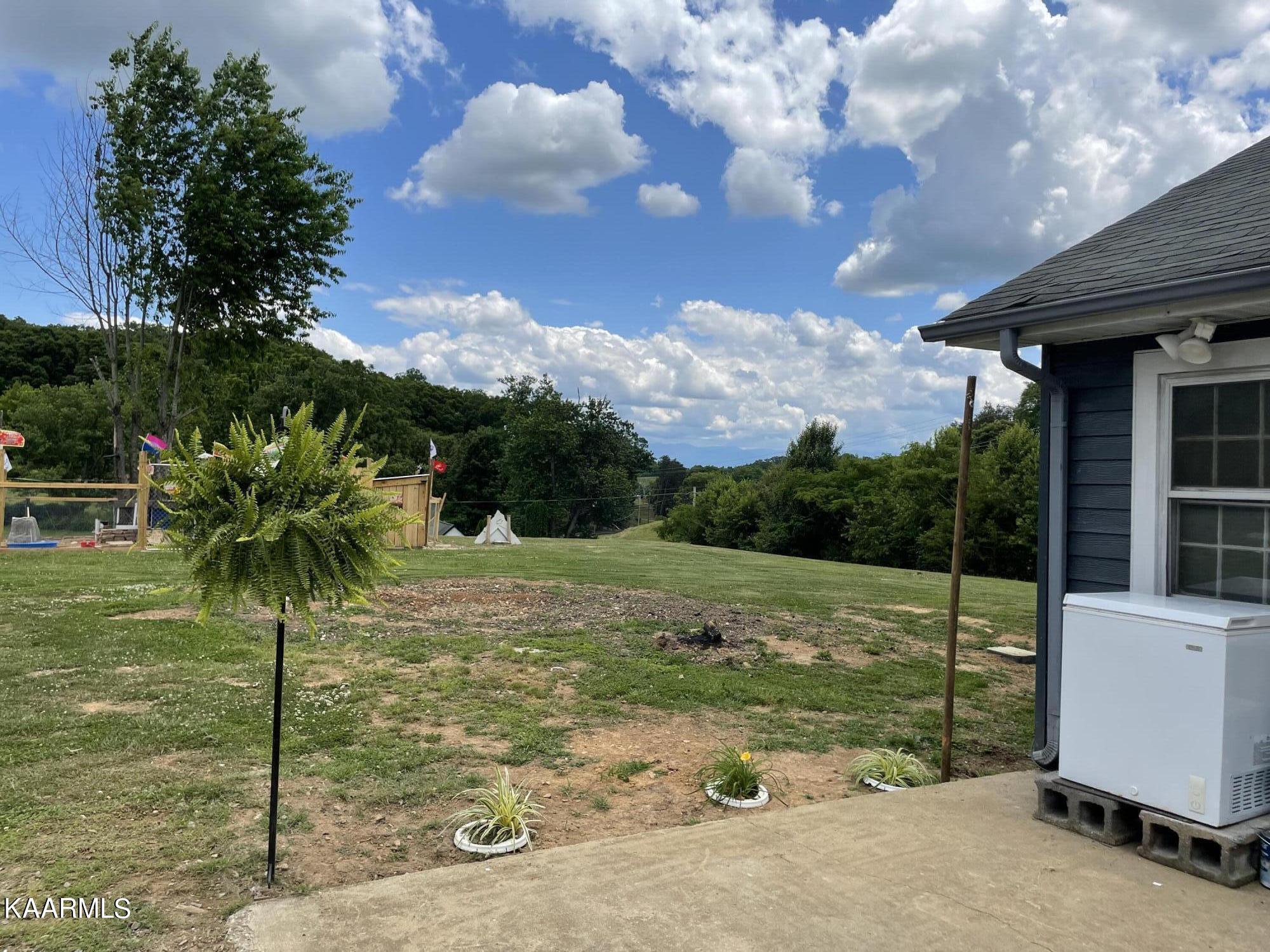 210 Piney Road Kodak, TN 37764 - Photo 7 of 35 643F8F67-DAAF-463D-8B32-0C2CA4209D69
