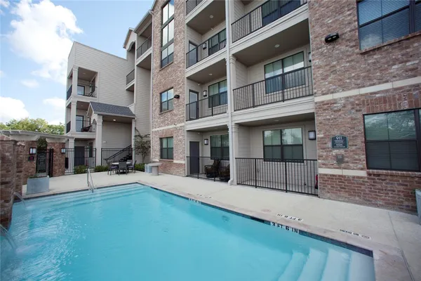 $1,750 | 1026 Foster Avenue, Unit 304, College Station, TX 77840