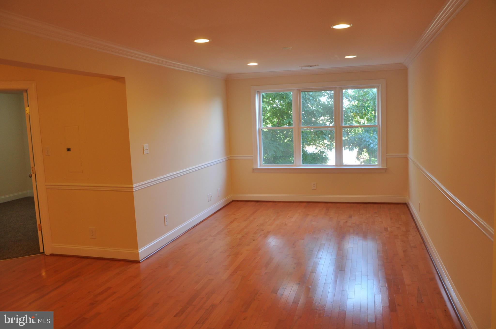 1500 Eaton Road Southeast, Unit 102 Washington, DC 20020 - Photo 9 of 27 Living Room