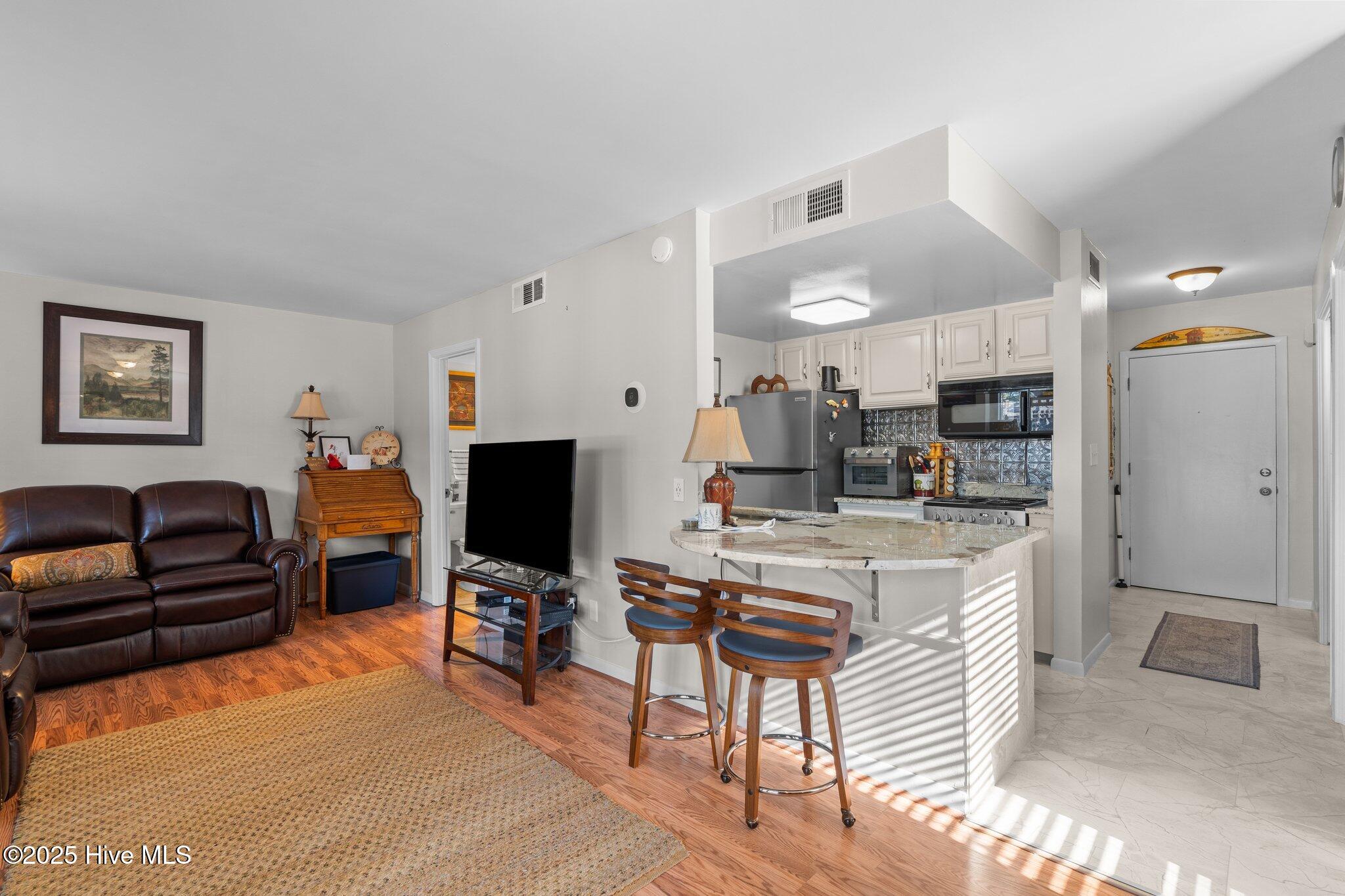 5 Pine Tree Road, Unit 116 Pinehurst, NC 28374 - Photo 5 of 42 34-web-or-mls-DSC07543