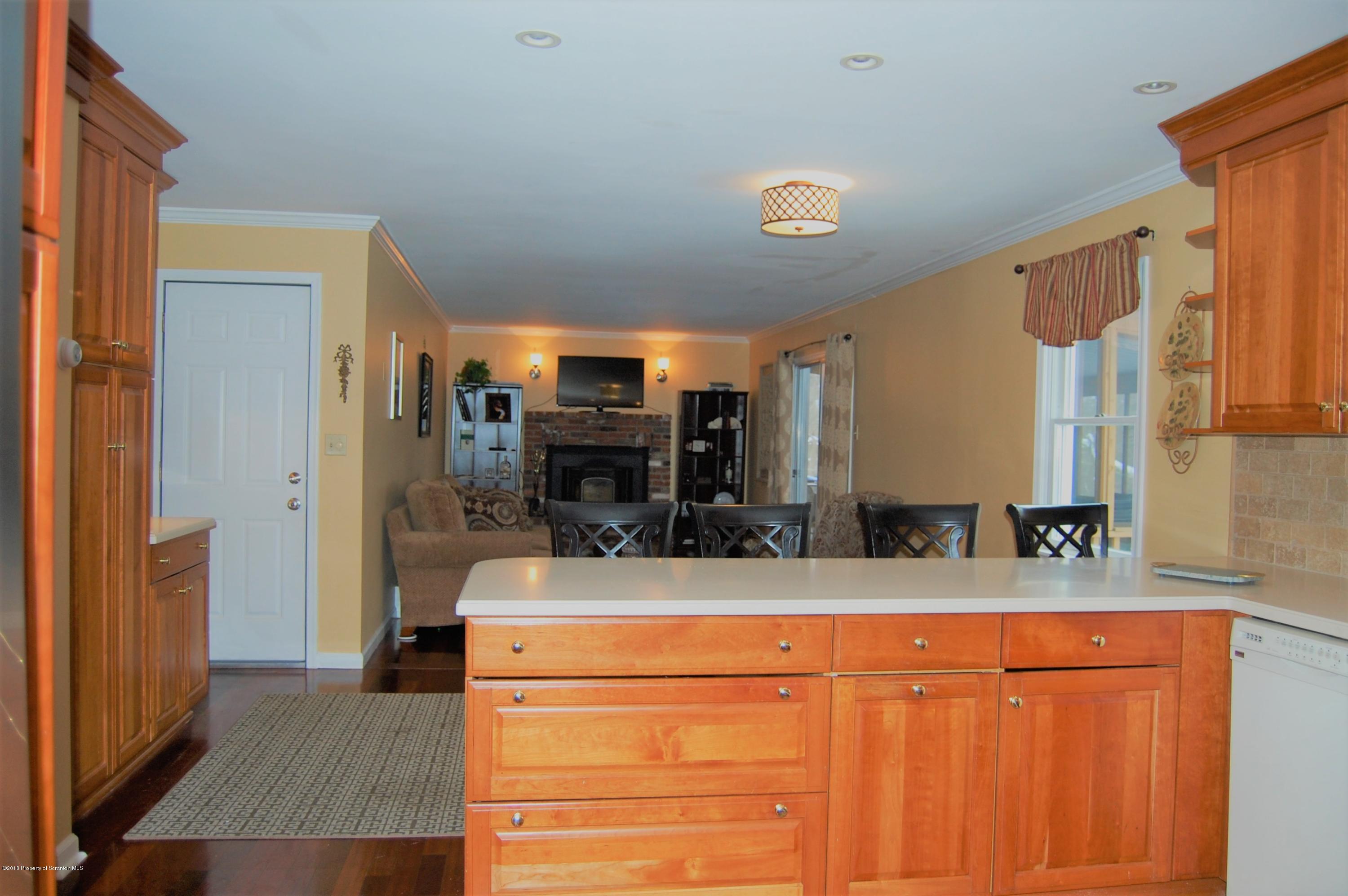 21 White Birch Road Dalton, PA 18414 - Photo 2 of 33 Gallery Image 2