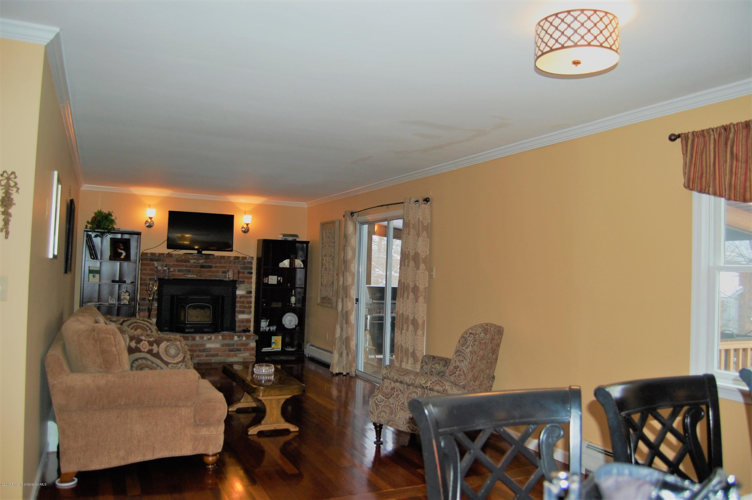 21 White Birch Road Dalton, PA 18414 - Photo 3 of 33 Gallery Image 3