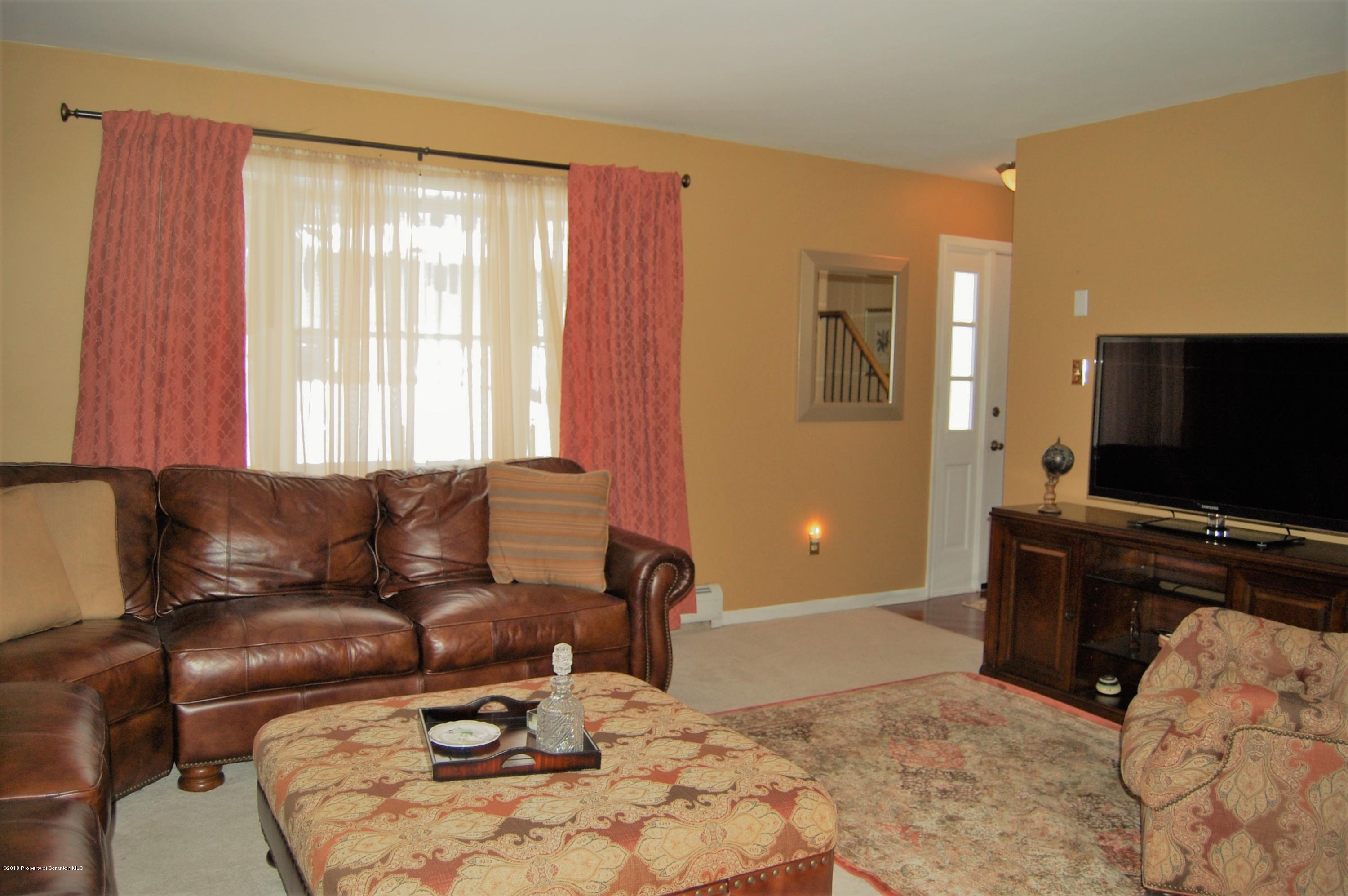 21 White Birch Road Dalton, PA 18414 - Photo 9 of 33 Gallery Image 9