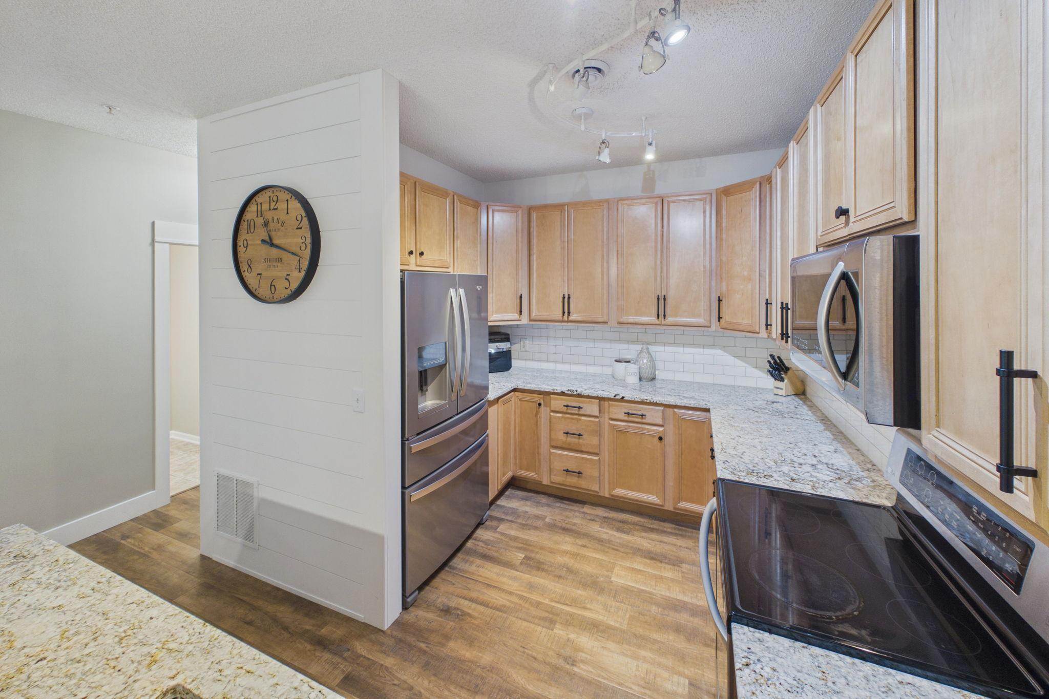 1240 County Rd D East, Unit 3 Maplewood, MN 55109 - Photo 9 of 21 Gallery Image 9