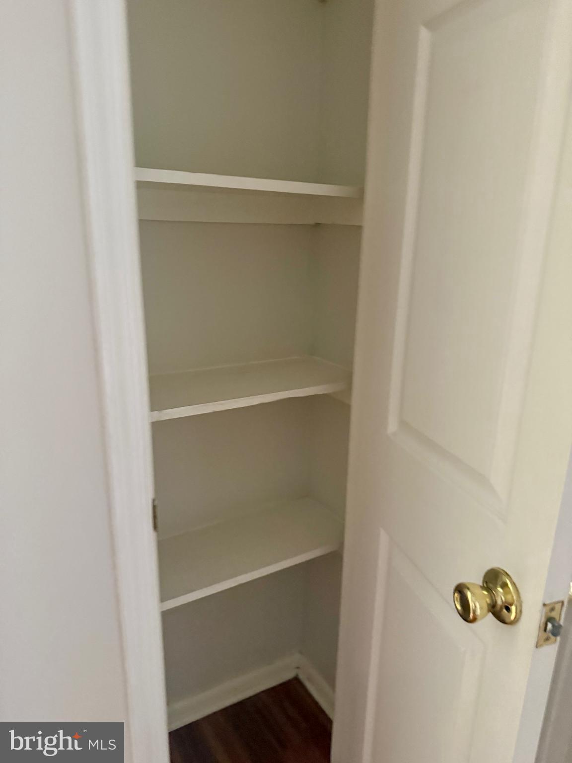 424 East North Avenue Baltimore, MD 21202 - Photo 8 of 10 a close view of closet