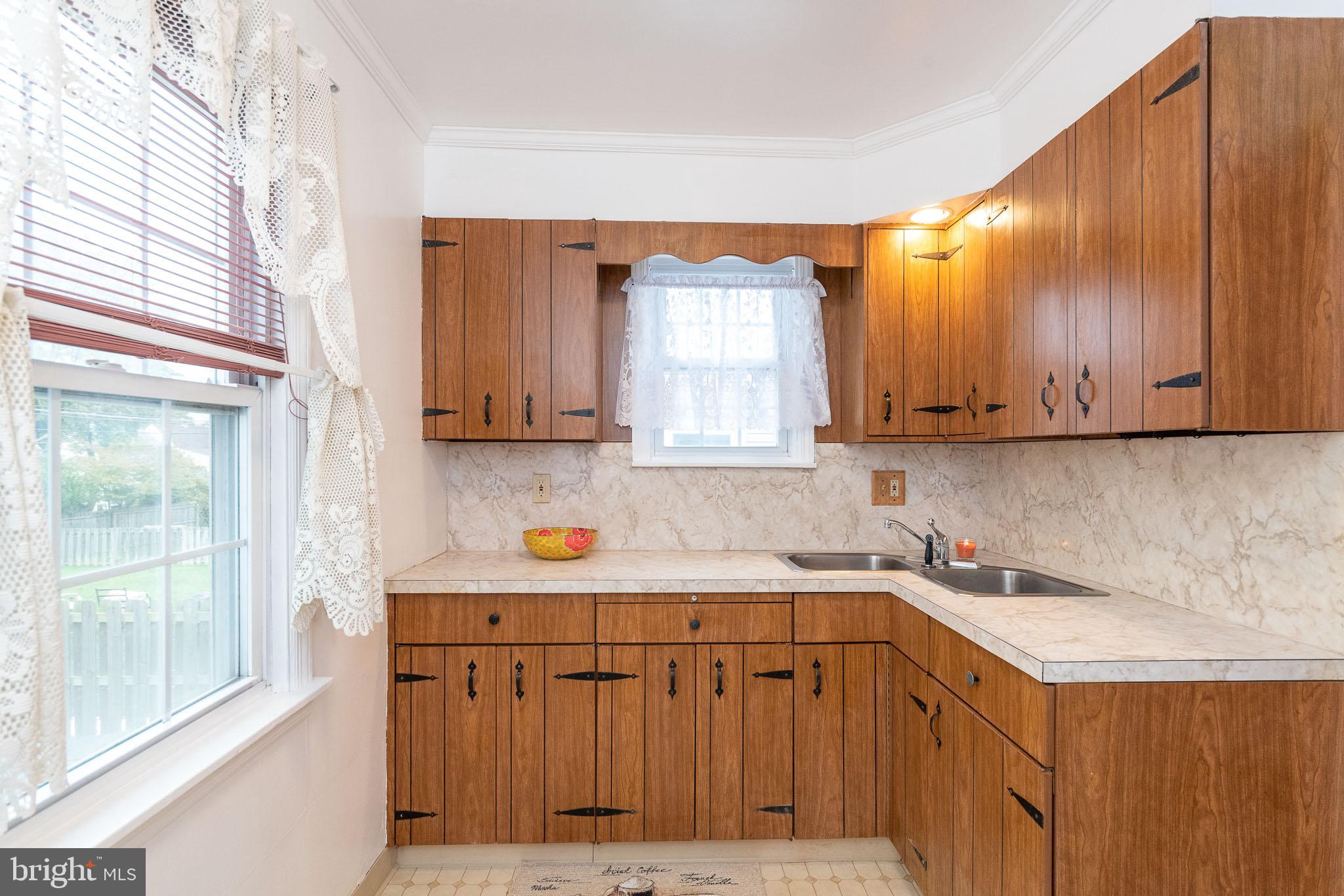 2627 Wentworth Road Baltimore, MD 21234 - Photo 14 of 37 Kitchen