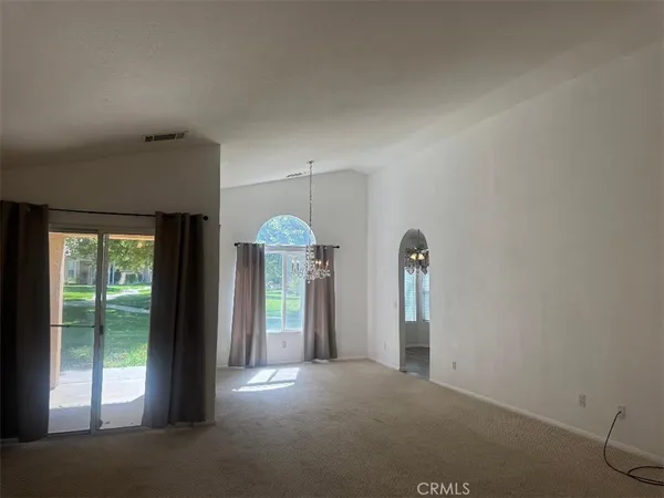a view of empty room with window