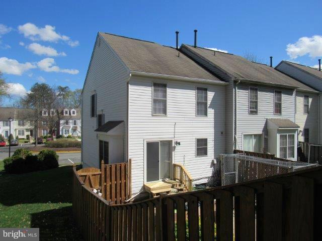 9915 Raintree Way Clinton, MD 20735 - Photo 2 of 29 Exterior (Rear)