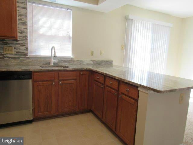 9915 Raintree Way Clinton, MD 20735 - Photo 14 of 29 Kitchen