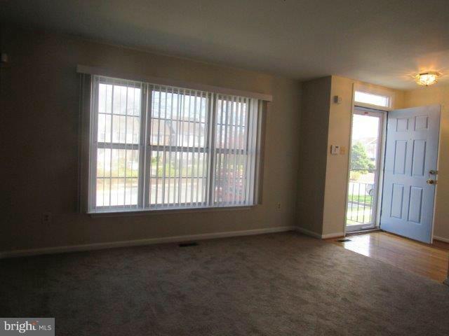 9915 Raintree Way Clinton, MD 20735 - Photo 5 of 29 Living Room
